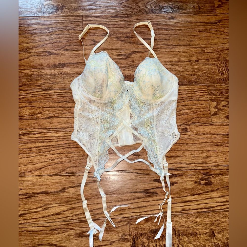 Victoria's Secret white blue Lace Corset Bra whimsy Lace Size 34C NWOT bridal